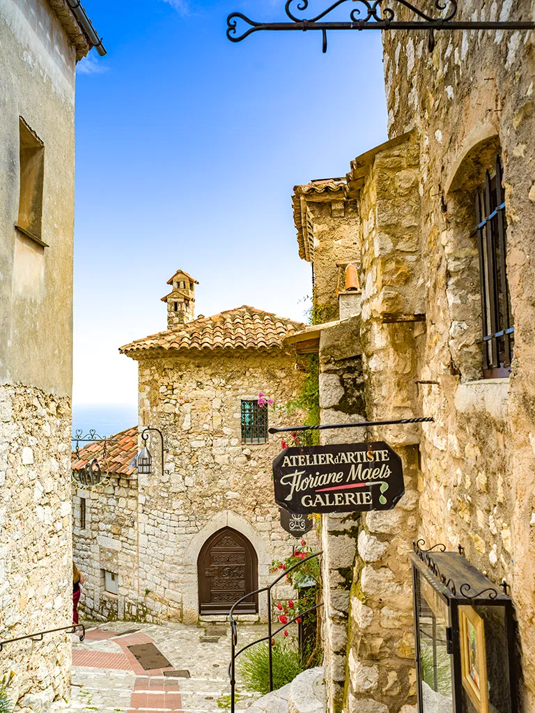 Cobbled lanes of Èze village
